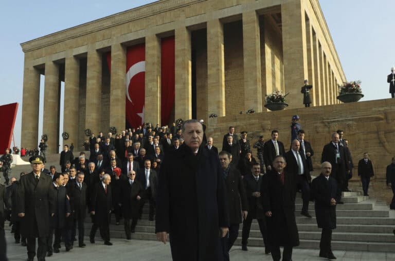 100 Jahre Türkei: Erdoğan und das Erbe Atatürks