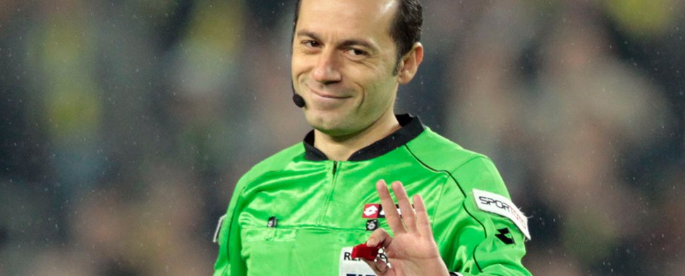 EM-Premiere für türkischen Schiedsrichter Çakır