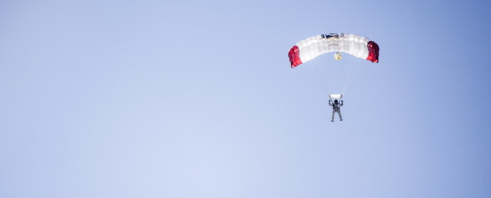 Erfolgreicher Sprung aus 39 Kilometern Höhe
