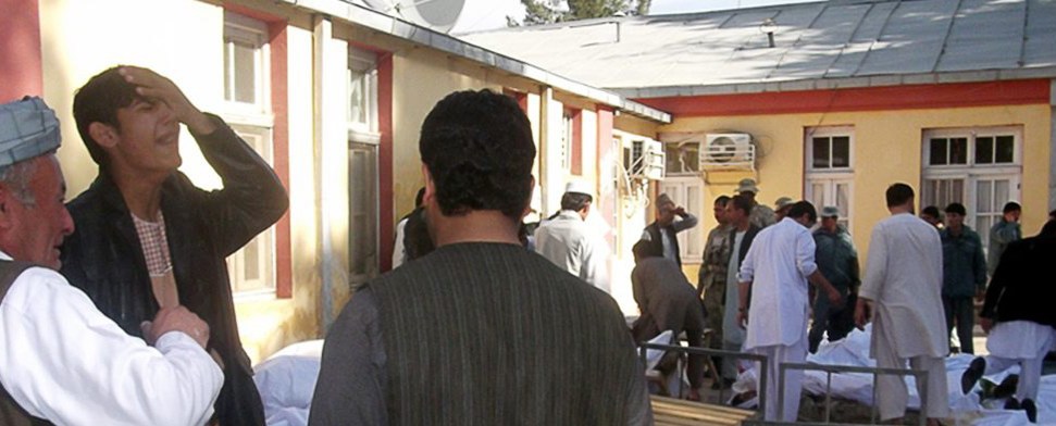 Selbstmordattentäter sprengt sich vor Moschee in die Luft