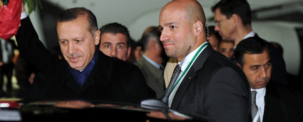 Alevitische Gemeinde: Innenpolitischer Kampf auf deutschem Boden?