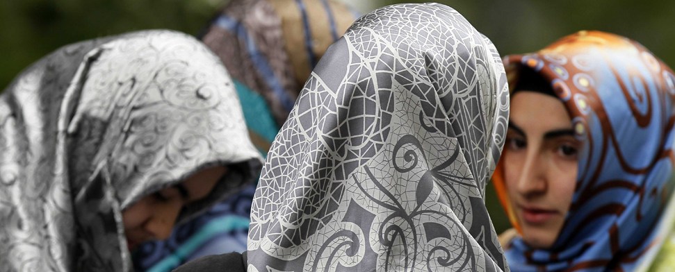 IGMG: Auch die Kopftuchverbote müssen aufgehoben werden