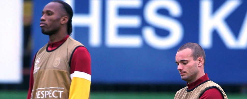 Galatasaray mit Sneijder und Drogba, Schalke wieder mit dem Hunter