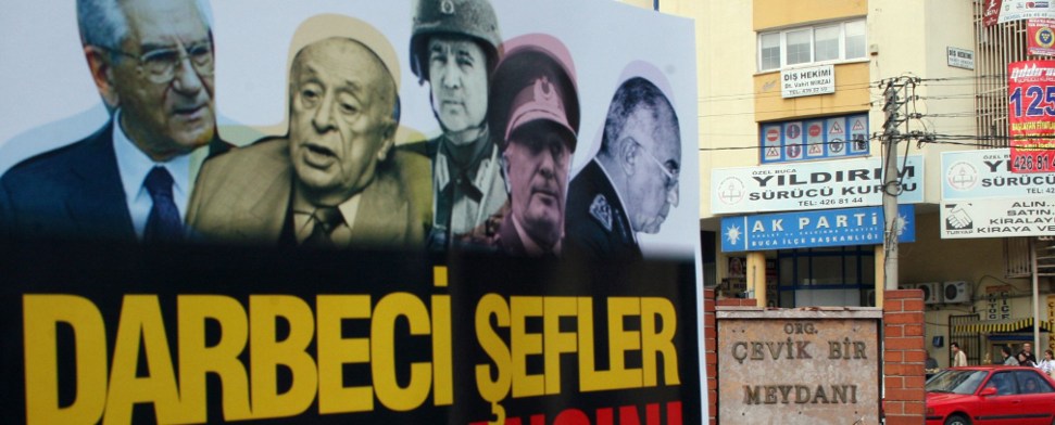 Der postmoderne Putsch vom 28. Februar und die „Diktatorenlehrlinge“