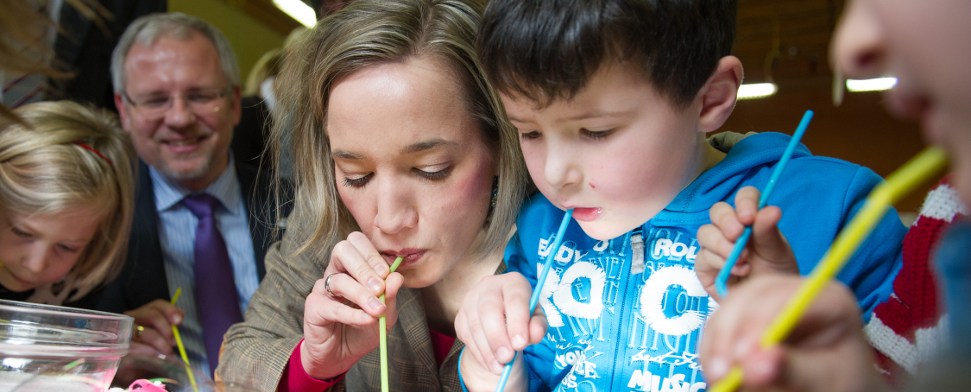 Kind vor Karriere – noch dementiert Schröder