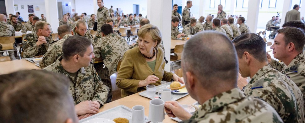 Afghanistan: Merkel zollt Gefallenen Respekt