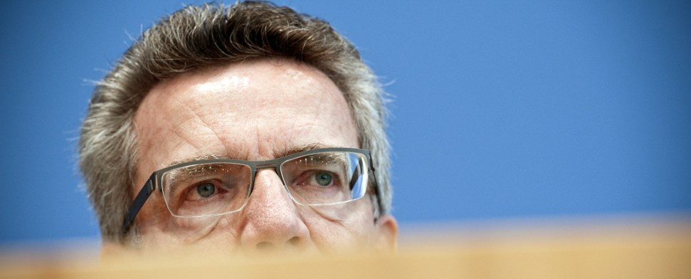 Drohnen-Affäre: De Mazière bricht Schweigen