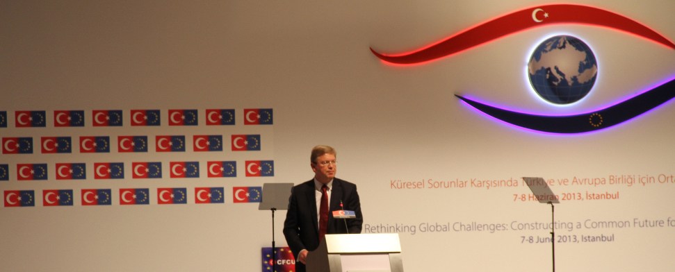 Füle ruft Türkei zu Bestrafungen von Polizeigewalt auf