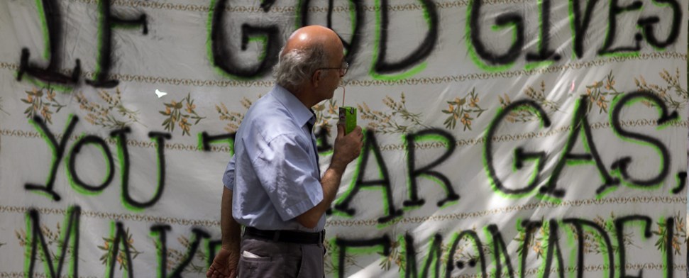 Die neue Sprache der Politik: „Gewalt ist keine Lösung”