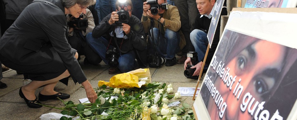 „Ein Kopftuch weniger…“ – Als aus dem Hass Mord wurde