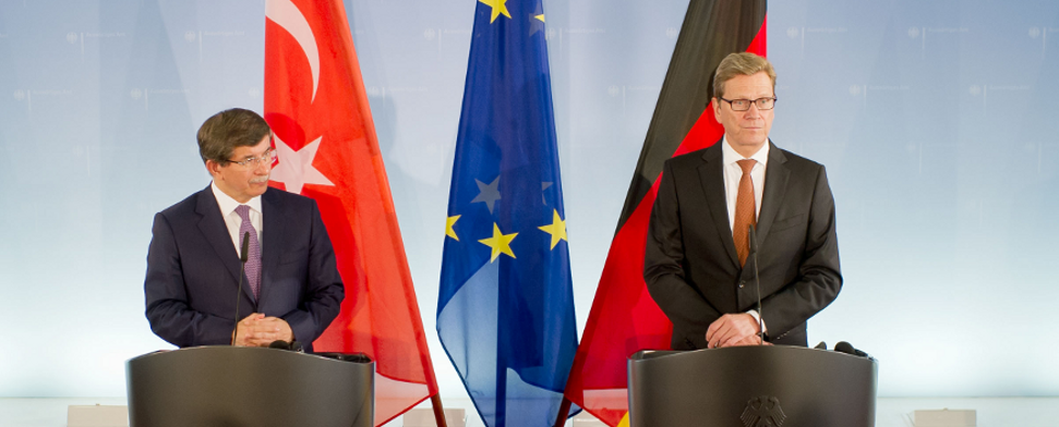 Davutoğlu: „Nicht das erste Massaker in Syrien, dass die UN zulässt“