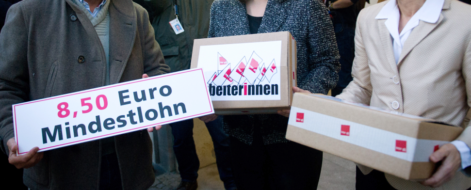 Mindestlohn soll in zwei Stufen auf 9,35 Euro steigen