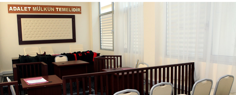 Maulkorb für die Justiz