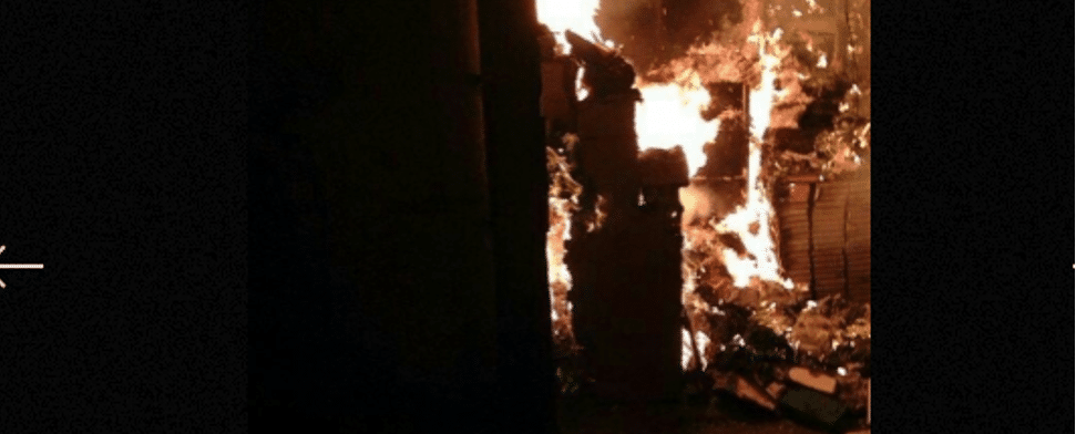 Tripoli: Bücherei geht in Flammen auf