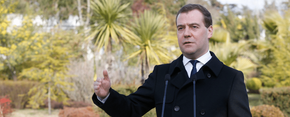 Medwedew: „Es besteht eine reale Gefahr für unsere Interessen“