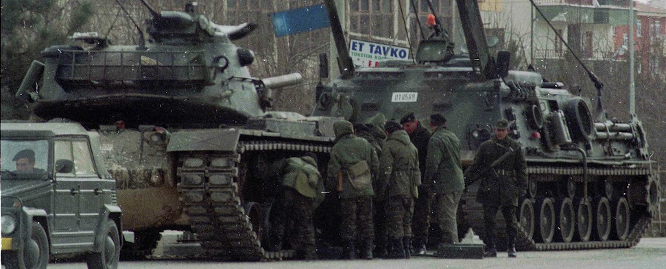 28. Februar: Jahrestag des postmodernen Putsches