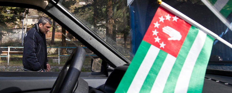 Syrische Flüchtlinge packen ihr neues Leben in Abchasien an