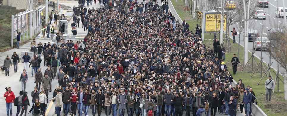 Türkei: Ausschreitungen nach Tod des 15-jährigen Berkin Elvan