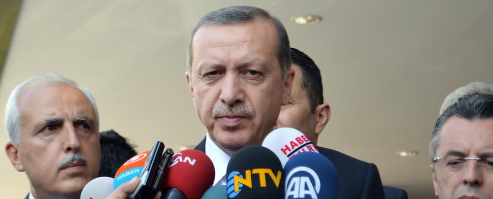 Korkma, titre! Wer ist Fuat Avni?