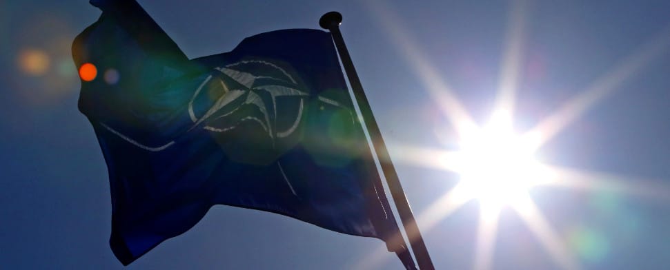 Nato tritt Koalition gegen Terrormiliz IS bei 