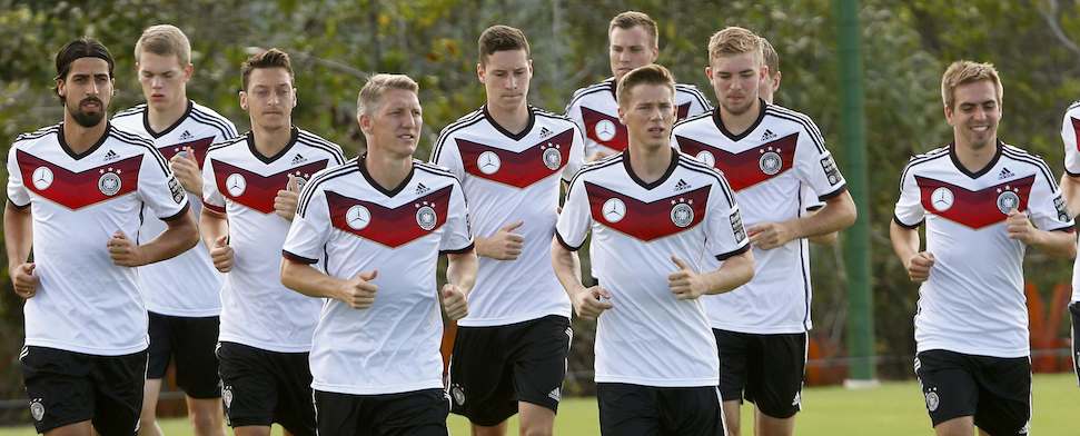 Die deutsche Nationalelf mit etwas Döner und Kuskus