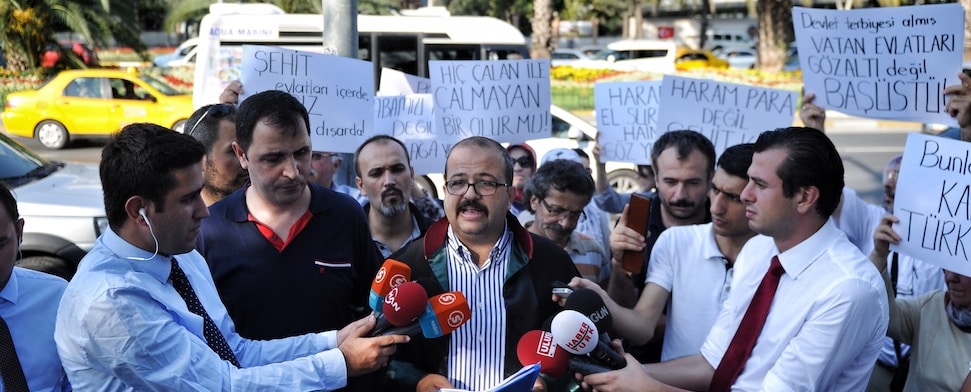 Wer ist „İsmail“? Rätselraten um unbekannten Teilnehmer im Verfahren gegen Polizeibeamte