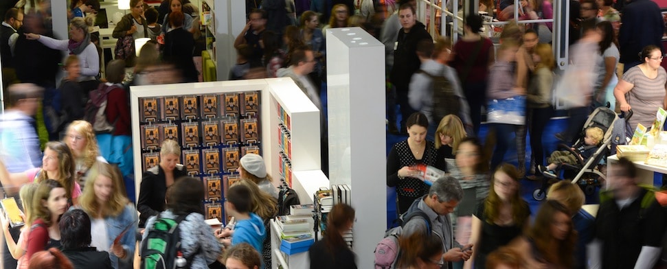 Vatikan und Koran liegen auf der Frankfurter Buchmesse nebeneinander