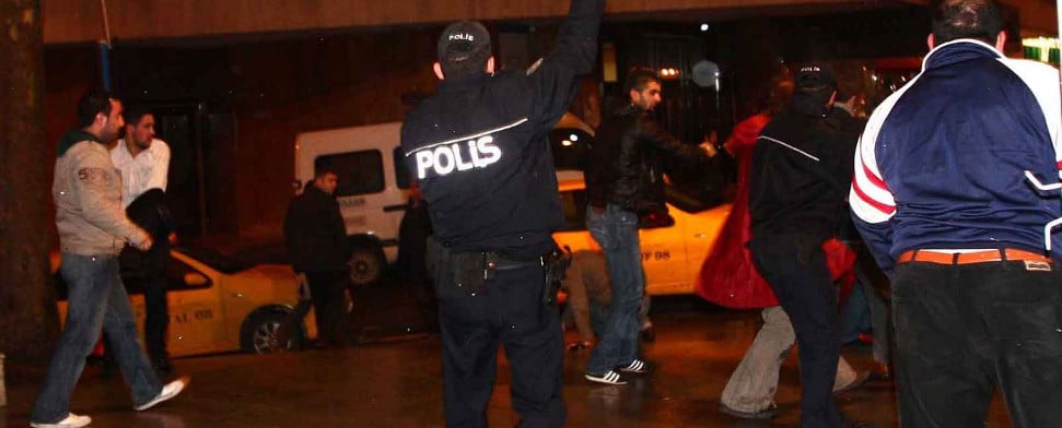 Istanbul: Galatasaray-Fans greifen BVB-Anhänger an