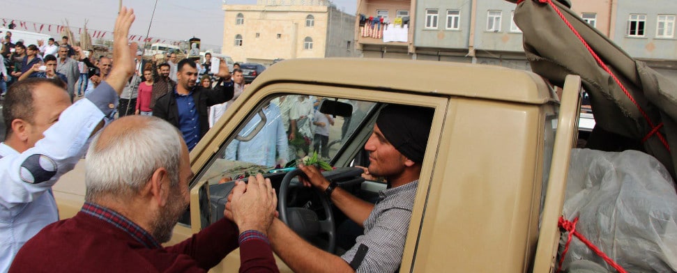 Wendepunkt für Kobani? Kurden bejubeln eintreffende Peschmerga