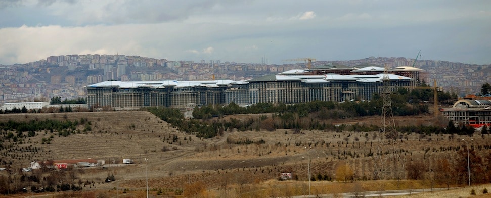 Erdoğans Ak Saray: Prestigebau für die Nation oder Verschwendung?