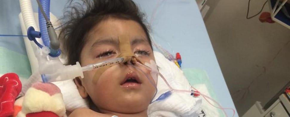 „Er lächelt nicht mehr“: Herzkranker Muhammet Eren kehrt in die Türkei zurück