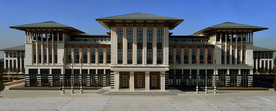 Tezcan Karakuş Candan: Der Palast ist aus architektonischer Hinsicht monströs