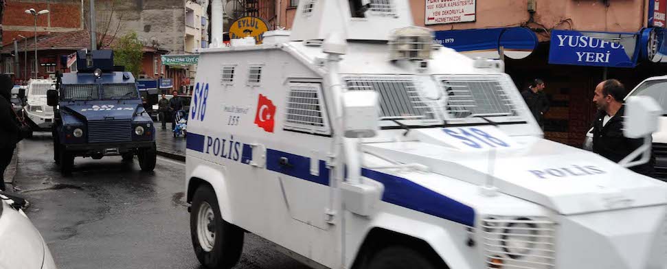 Davutoğlu: Terror der DHKP-C ist Teil des Komplotts einer „Allianz des Bösen“