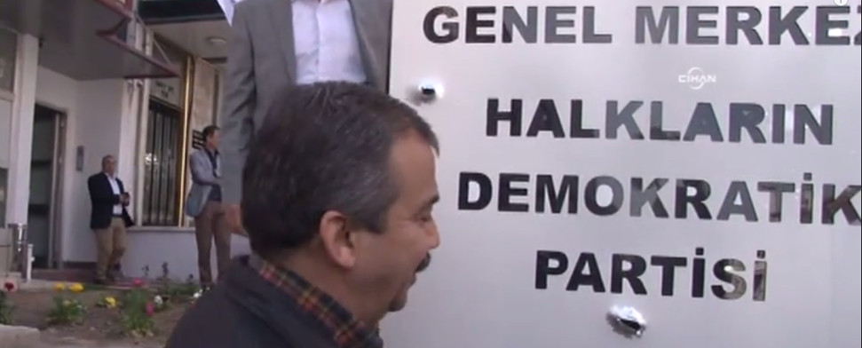 Angst vor Wahlkampf der Gewalt nach Angriff auf HDP-Hauptquartier