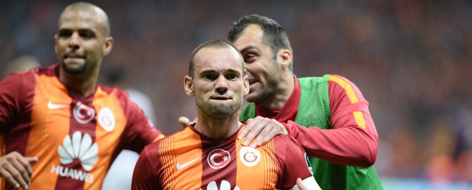 Aufregung um Sneijder-Tor: Ließ der Keeper den Ball absichtlich passieren?