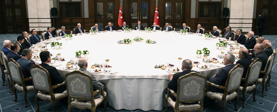 Ak Saray weist Spekulationen um riesigen Iftar-Tisch zurück