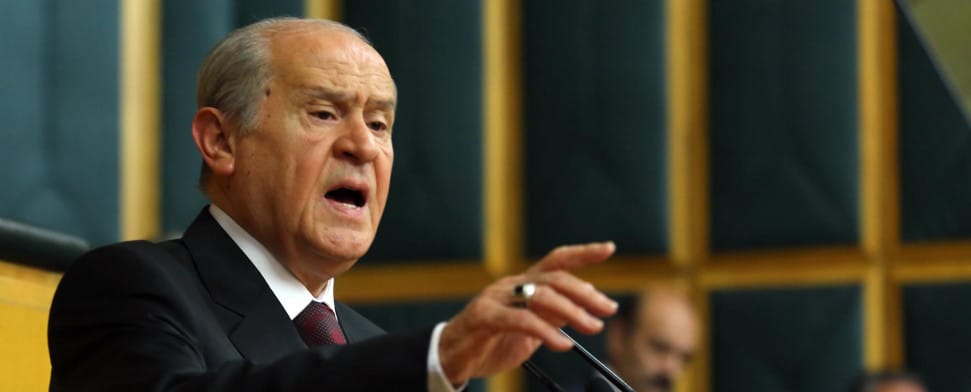 Bahçeli zu Angriff auf Südkoreaner: „Beide haben Schlitzaugen“