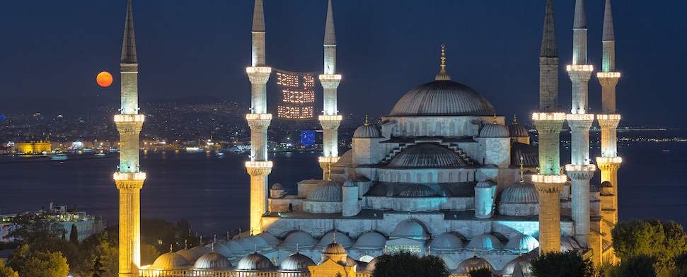 Ramadan in Istanbul: Leerer Basar, Iftar im Freien und wütende Busfahrer