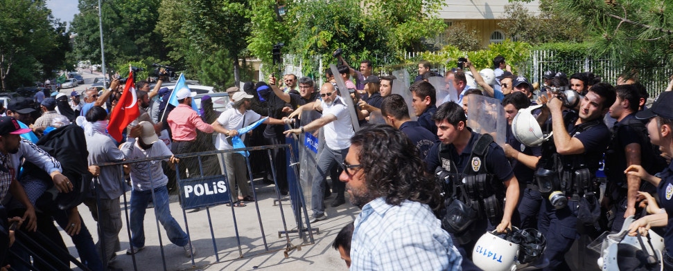 Thailand schiebt Uiguren nach China ab – Ausschreitungen vor Botschaft in Ankara