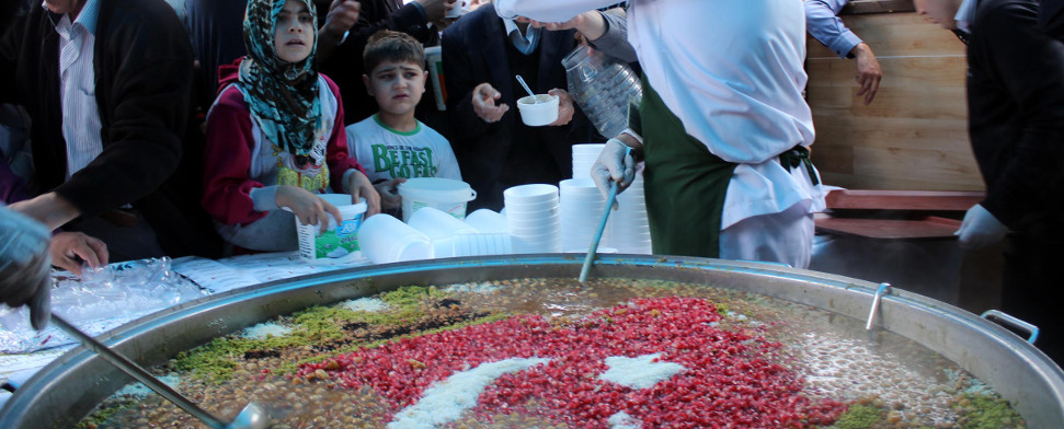Aschura: als muslimisches Fest unterschiedlich gefeiert, als Süßspeise gleichermaßen beliebt