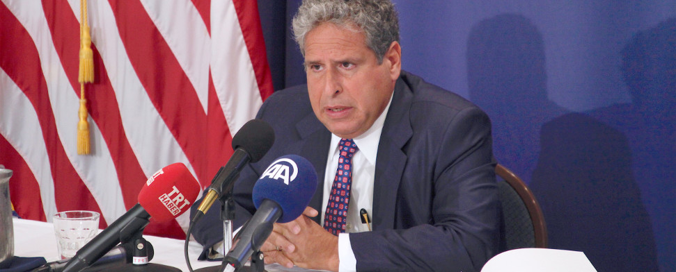 Türkei: Regierung beauftragt britische Anwaltskanzlei, um Schließung von türkischen Schulen zu bewirken