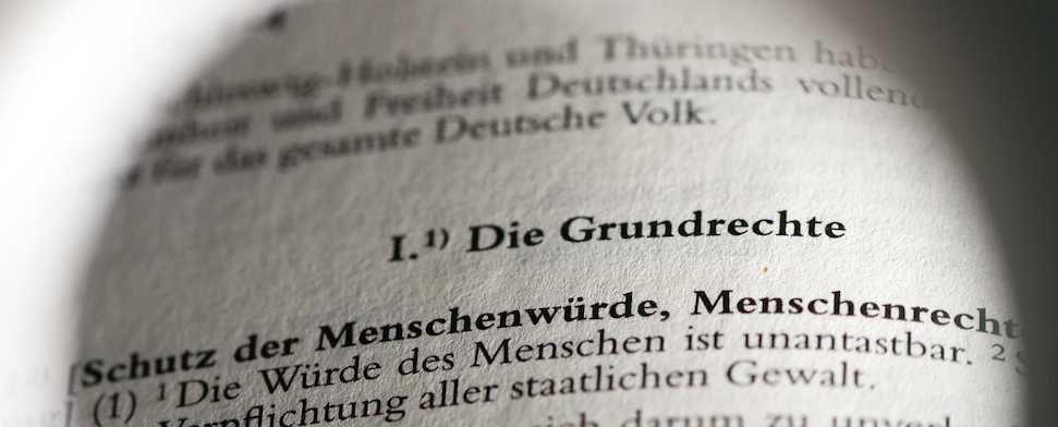 Deutsches Grundgesetz auf Arabisch erschienen