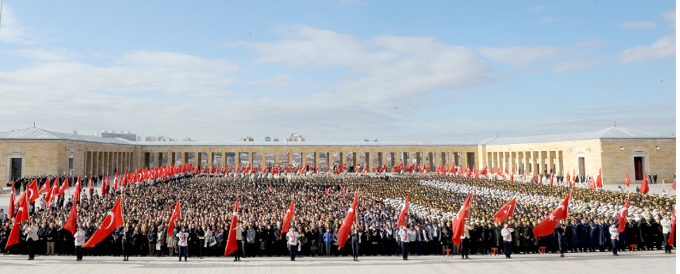 Drei Generationen im heiligen türkischen Staat