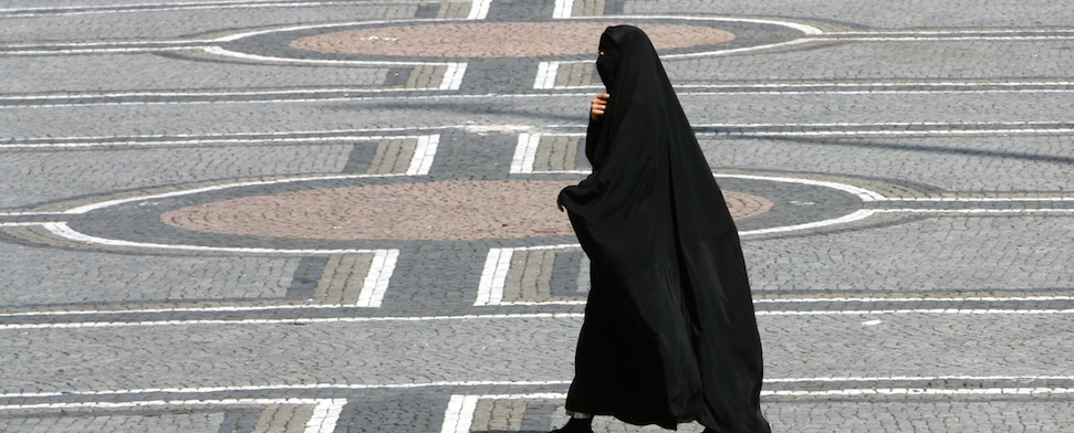 Bosbach: Vollverschleierung steht für fehlenden Integrationswillen