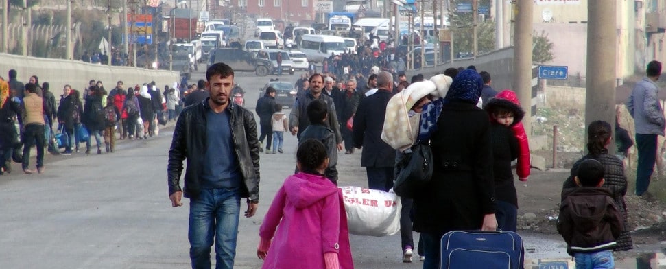 Südosttürkei: Menschen flüchten aus den Städten, Tote und Gewalt auf den Straßen