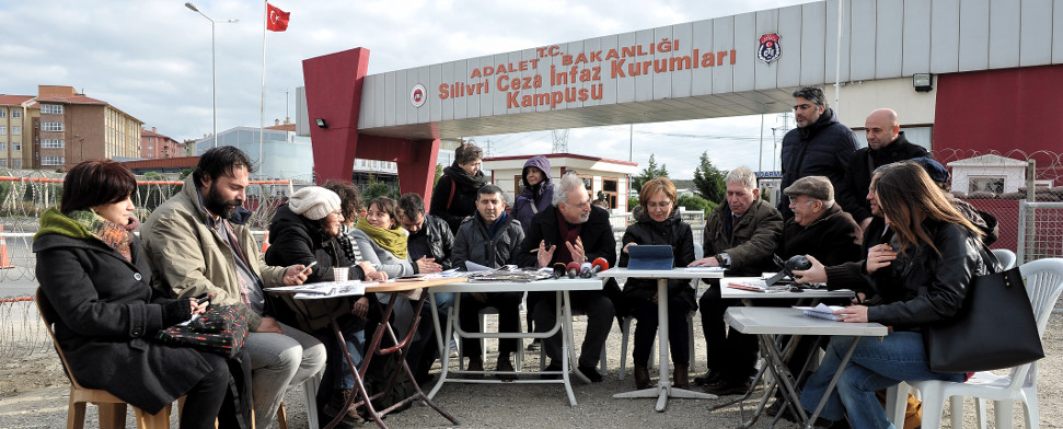 „Kalem Tükenmez“: Jeden Tag ein Artikel für inhaftierte Journalisten