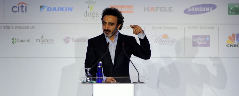 Kurdischer Unternehmer wird mit türkischem Joghurt reich und kämpft jetzt für Flüchtlinge