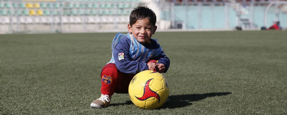 Dank Messi-Trikot aus Plastiktüte: Aus dem Krieg nach Barcelona?