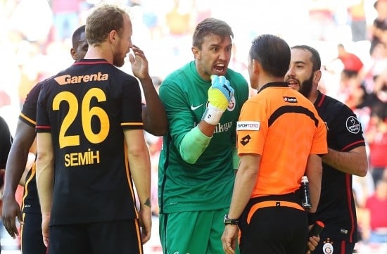 Galatasaray jagt Negativrekorde – Muslera wütet gegen Eto’o und Schiedsrichter