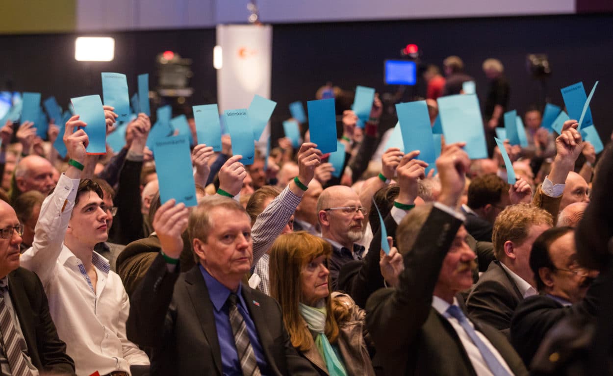 Deutschnational, zerstritten, aber gemeinsam gegen den Islam: Der AfD-Parteitag in Stuttgart
